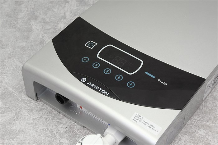 Bình nóng lạnh trực tiếp Ariston 4500W ST45PE-VN Màu Bạc