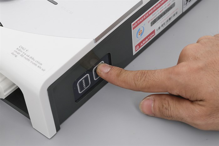 Máy nước nóng Ariston SM45PE-VN Màu Trắng