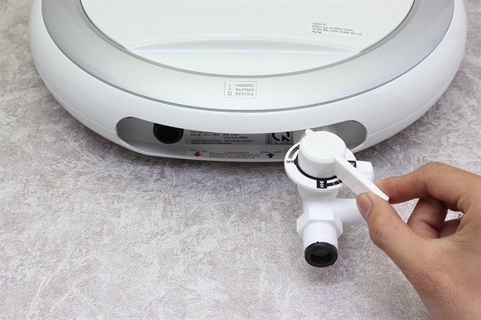 Máy nước nóng trực tiếp Ariston 4500W RMC45E-VN Màu Trắng - Xám