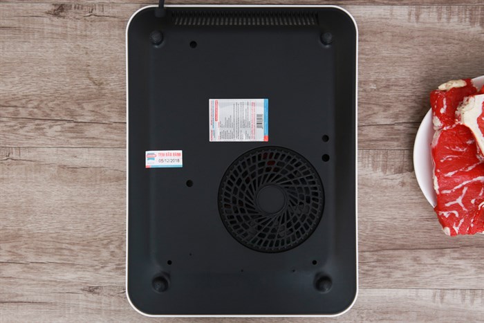 Bếp từ Sunhouse Mama SHD6868 Màu Trắng - Vàng