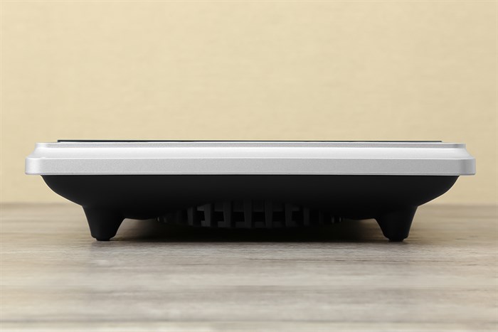 Bếp từ đơn Comfee CI-BD2020B 2000W Màu Trắng - Đen