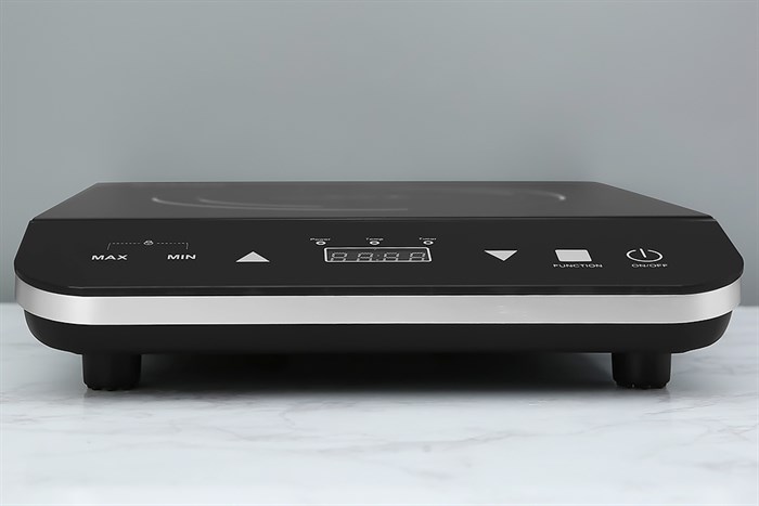 Bếp từ Rapido RI2000ES Màu Đen