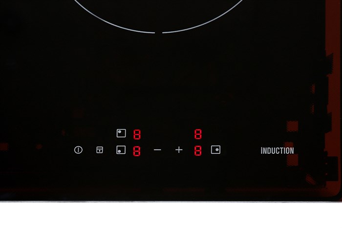 Bếp từ 3 vùng nấu lắp âm Electrolux E6203IOK Màu Đen