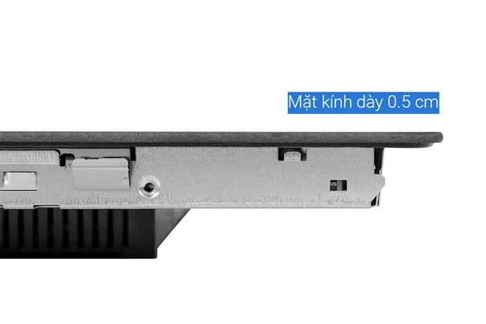 Bếp từ 3 vùng nấu lắp âm Electrolux E6203IOK Màu Đen