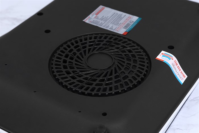 Bếp từ Sunhouse Mama SHD6858 Màu Trắng - Bạc