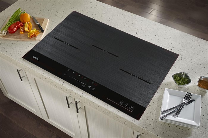 Bếp từ ba vùng nấu Makano MKT-300002 Màu Xám