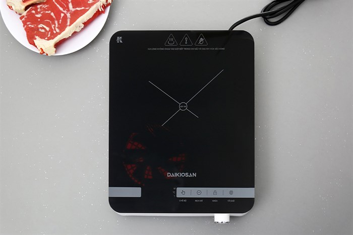 Bếp từ Daikiosan DKT-100004 Màu Đen