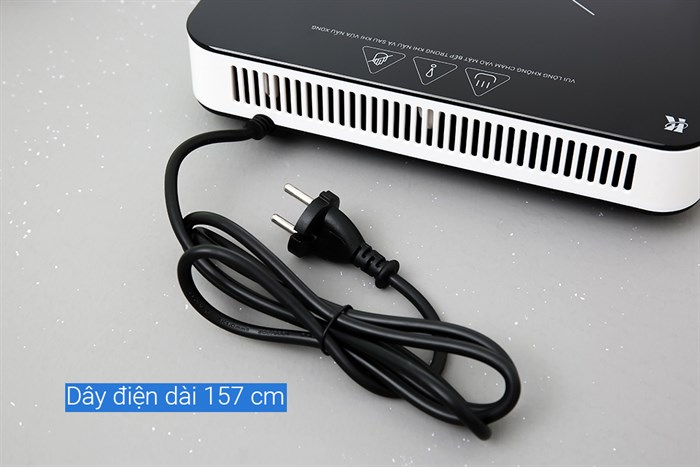 Bếp từ Daikiosan DKT-100004 Màu Đen