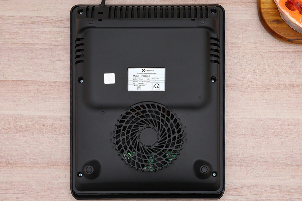 Bếp từ đơn Electrolux ETD29MKC 2000W Màu Đen