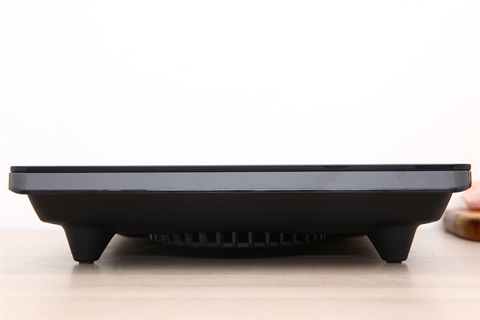 Bếp từ đơn Electrolux ETD29MKC 2000W Màu Đen