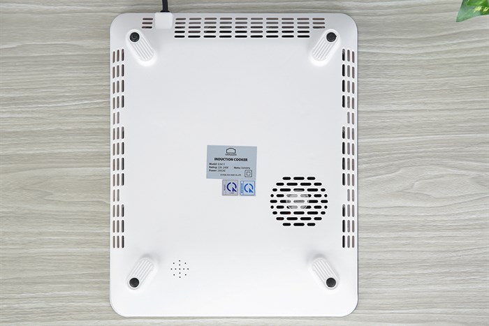 Bếp từ Lock&Lock EJI411 Màu Đen