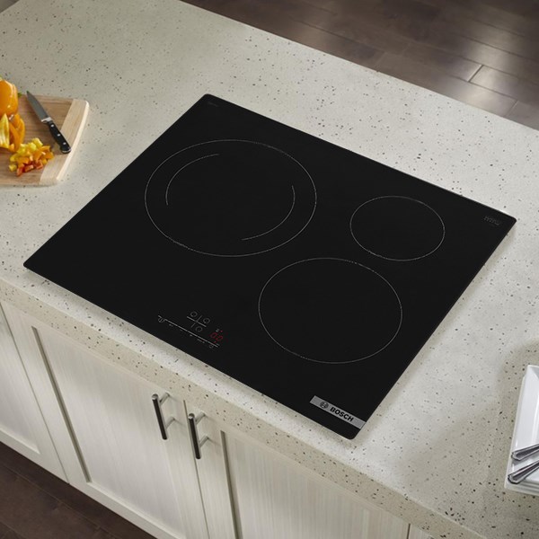 Bếp từ 3 vùng nấu lắp âm Bosch PUJ61RBB5E