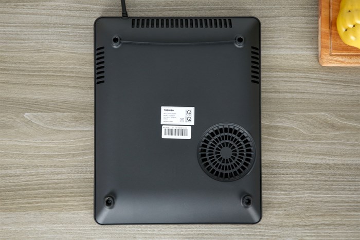 Bếp từ đơn Toshiba IC-20R2SV 2000W Màu Đen