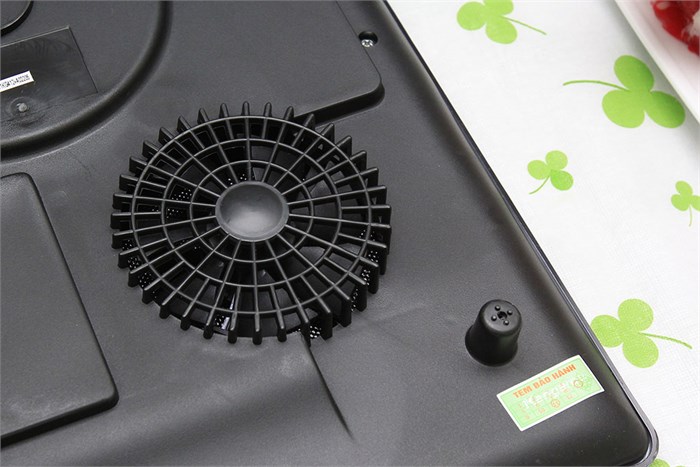 Bếp điện từ Kangaroo KG412I Màu Đen