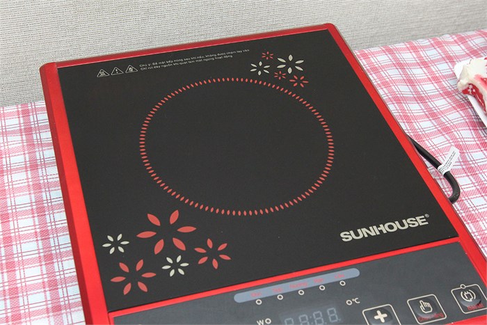 Bếp hồng ngoại Sunhouse SHD 6012 Màu Đen - Đỏ