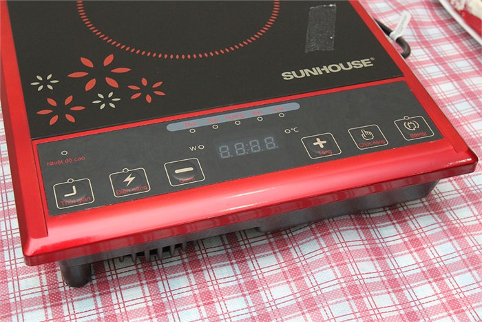Bếp hồng ngoại Sunhouse SHD 6012 Màu Đen - Đỏ