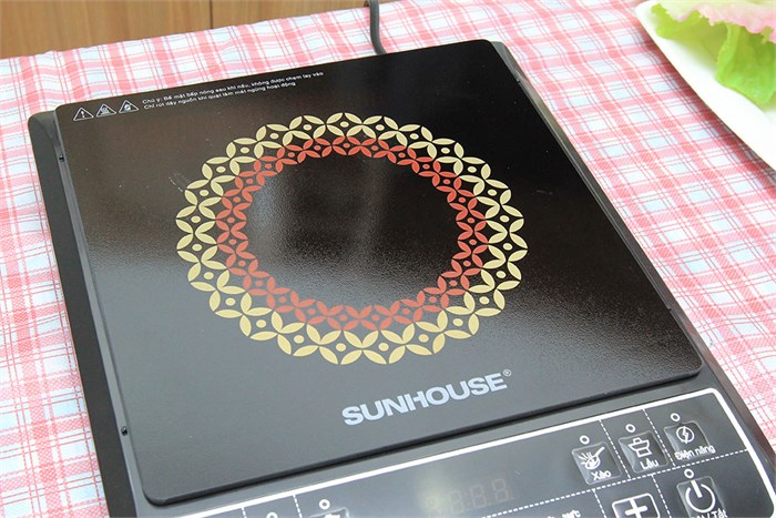 Bếp từ Sunhouse SHD6146 Màu Đen