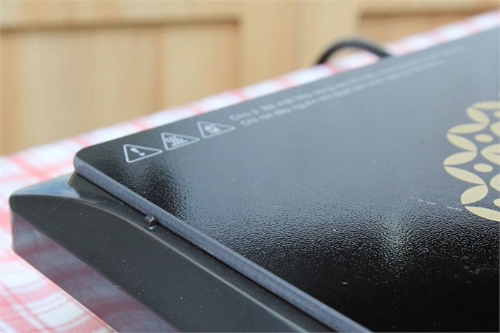 Bếp từ Sunhouse SHD6146 Màu Đen