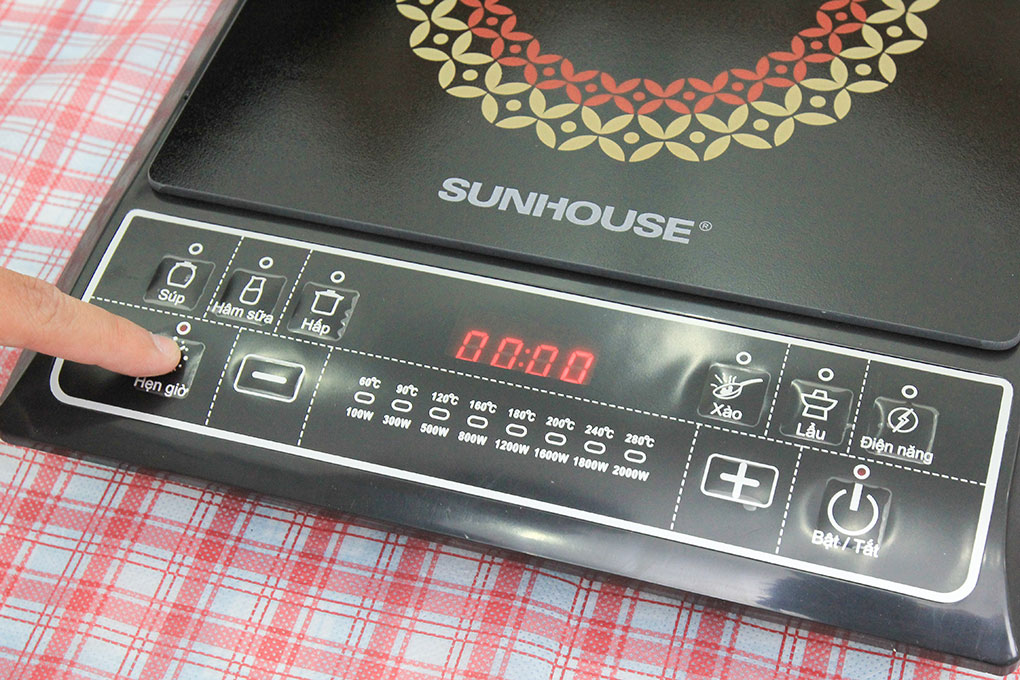 Bếp từ Sunhouse SHD6146 Màu Đen