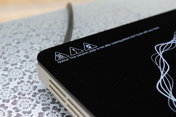 Bếp từ Midea MI-T2114DC Màu Đen