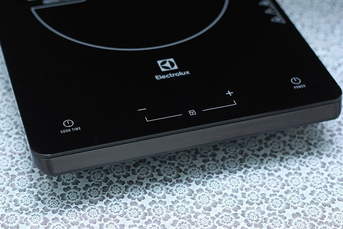 Bếp từ Electrolux ETD29KC Màu Đen