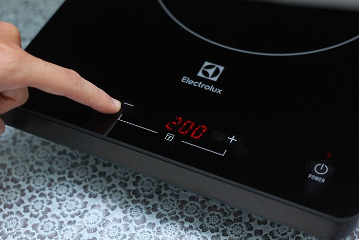 Bếp từ Electrolux ETD29KC Màu Đen