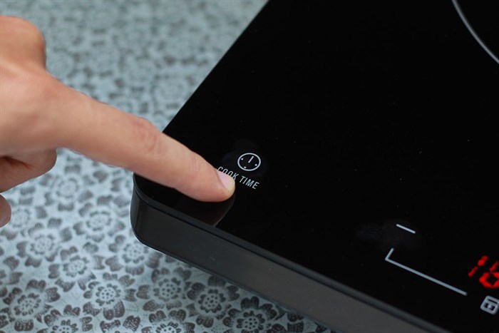 Bếp từ Electrolux ETD29KC Màu Đen