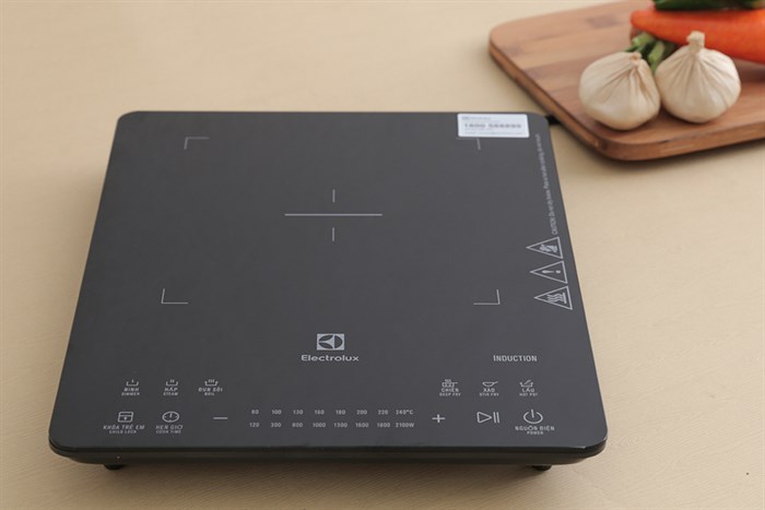 Bếp từ đơn Electrolux ETD42SKA 2100W Màu Đen