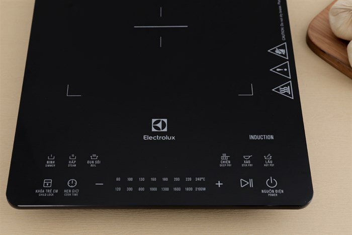 Bếp từ đơn Electrolux ETD42SKA 2100W Màu Đen