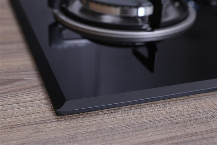 Bếp ga âm Malloca GHG 733B NEW Màu Đen