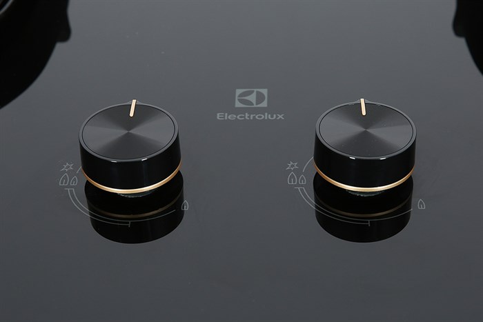 Bếp ga âm Electrolux EHG8250BC Màu Đen