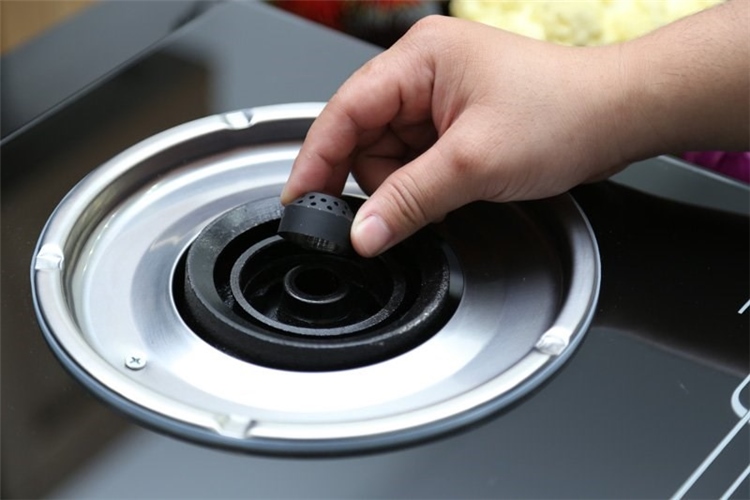 Bếp gas mặt kính Sunhome SG-5700N Màu Đen