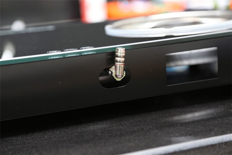 Bếp gas mặt kính Sunhome SG-5700N Màu Đen