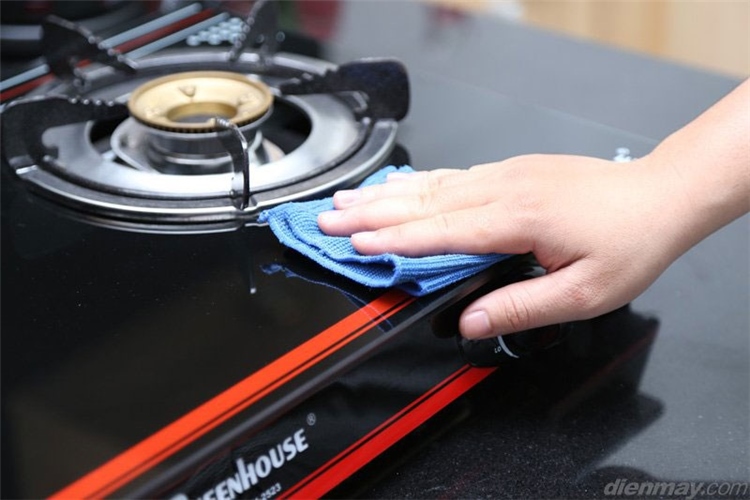 Bếp gas đôi Queenhouse QH-2523 Màu Đen