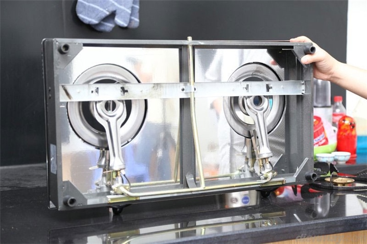 Bếp gas đôi Queenhouse QH-2523 Màu Đen