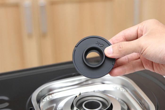 Bếp gas Paloma PA-V71ER Màu Đen - Đỏ