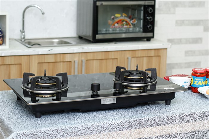 Bếp ga âm Sunhouse SHB8836 Màu Đen