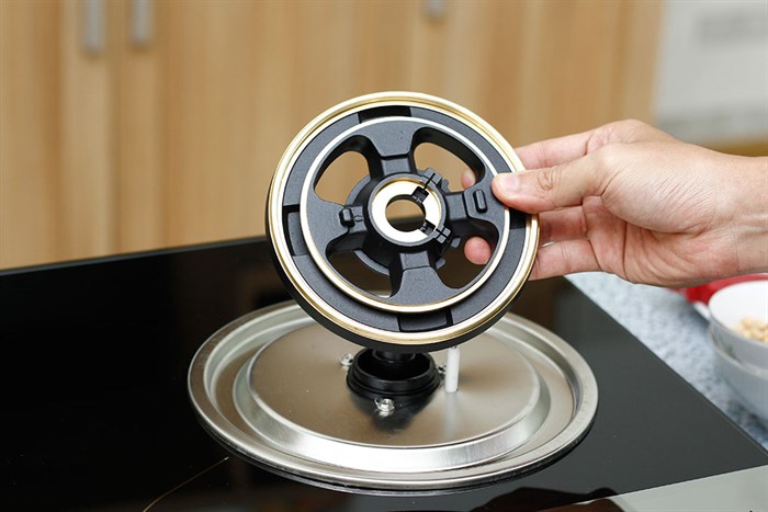 Bếp ga âm Sunhouse SHB8836 Màu Đen