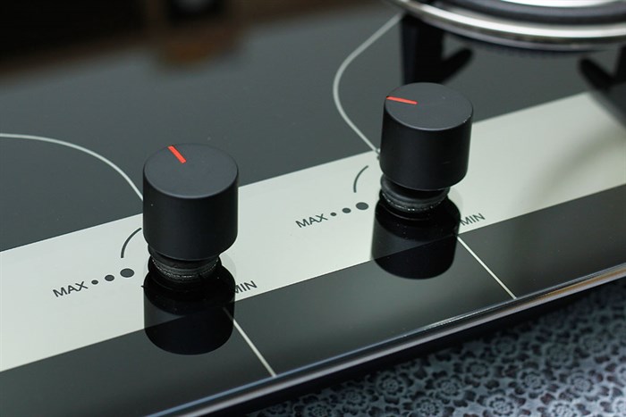 Bếp ga âm Sunhouse SHB8836 Màu Đen