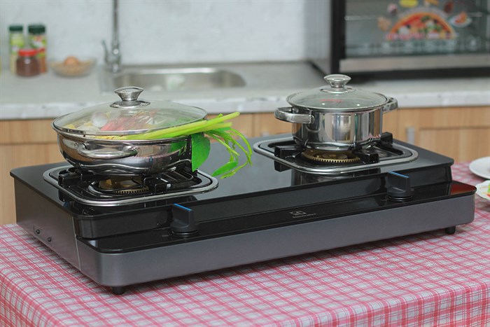 Bếp ga đôi Electrolux ETG728GKR Màu Đen