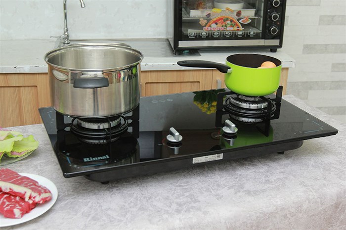 Bếp gas âm Rinnai RVB-212BG (SL) Màu Đen