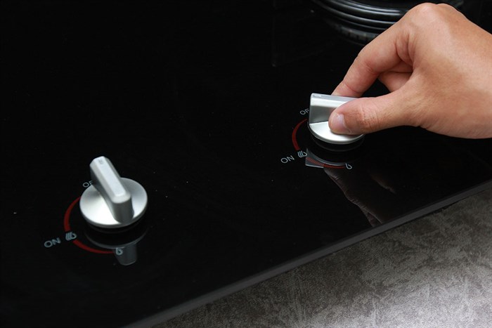 Bếp gas âm Rinnai RVB-212BG (SL) Màu Đen