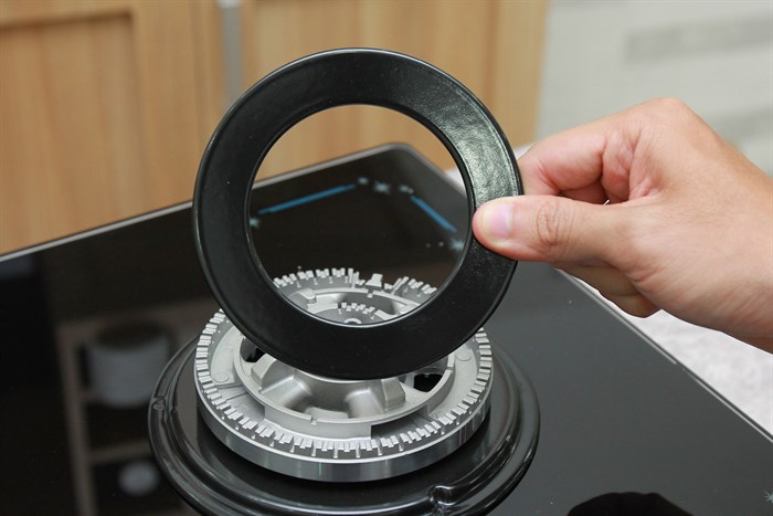 Bếp gas âm Rinnai RVB-212BG (SL) Màu Đen