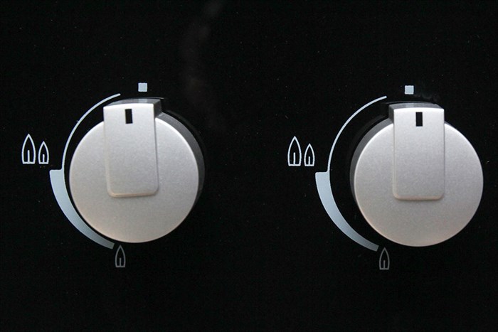 Bếp ga âm Electrolux EGT8028CK Màu Đen