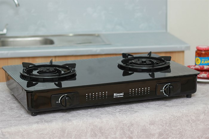 Bếp gas Rinnai RV-715 Slim(GL-D) Màu Đen