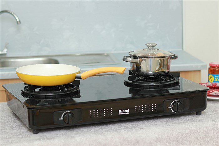 Bếp gas Rinnai RV-715 Slim(GL-D) Màu Đen