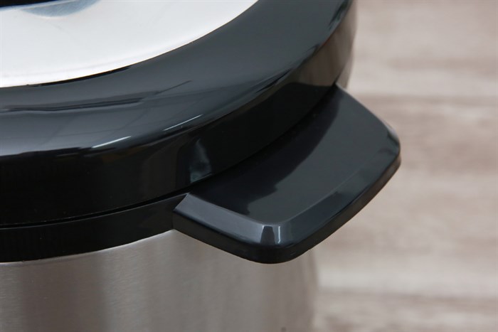 Nồi áp suất điện BlueStone PCB-5619 5 lít Màu Xám