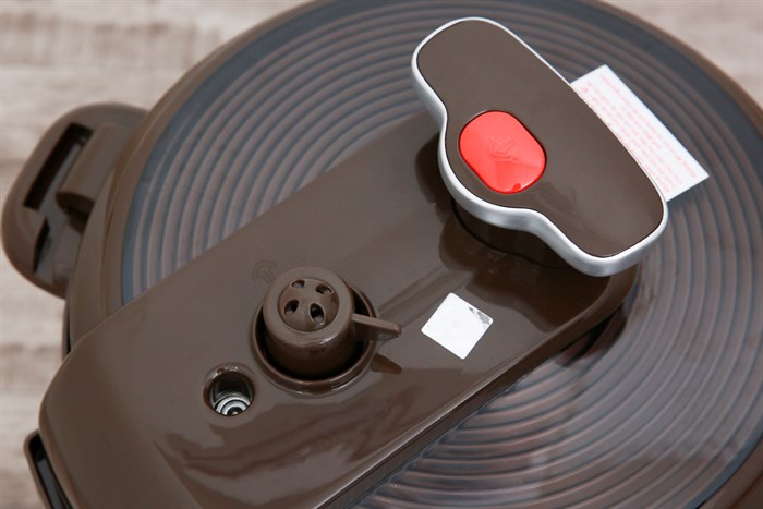 Nồi áp suất điện BlueStone PCB-5629 5 lít Màu Nâu