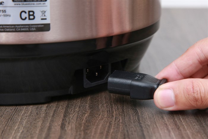 Nồi áp suất điện Bluestone PCB-5755 6 lít Màu Nâu