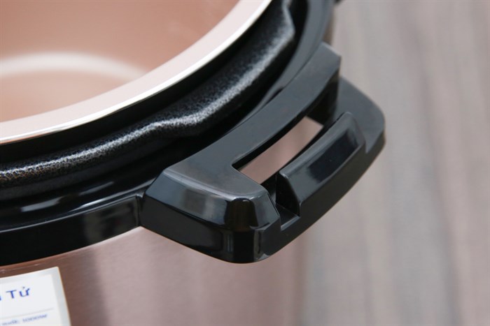 Nồi áp suất điện Bluestone PCB-5755 6 lít Màu Nâu